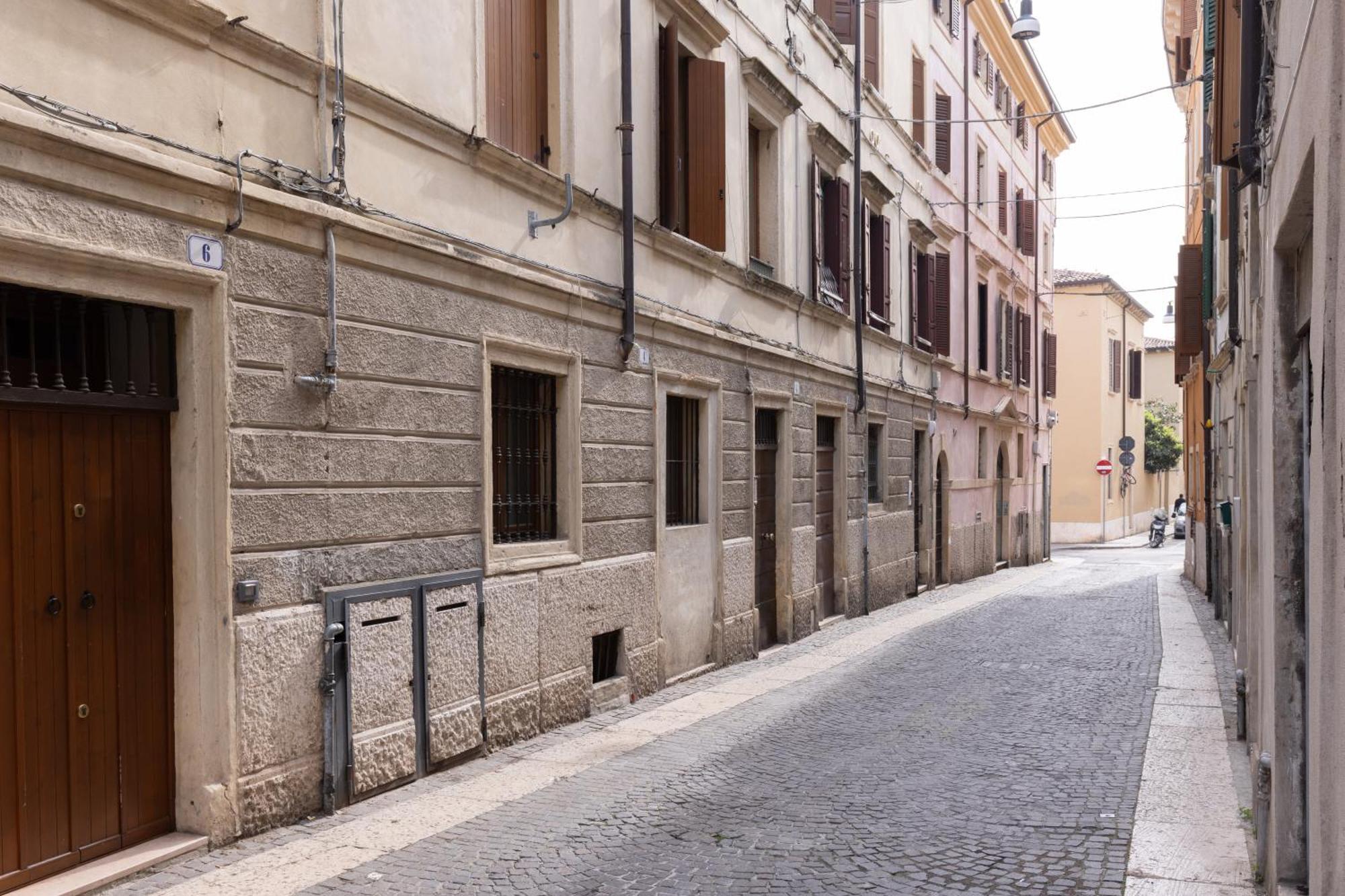 Anticavalle Intero Appartamento Verona Eksteriør billede